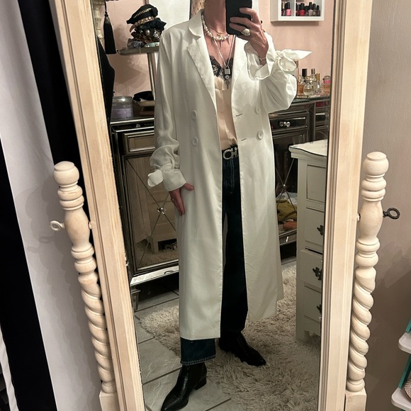 NWT C/MEO Collective Ivory Trench Coat - Picture 3 of 16